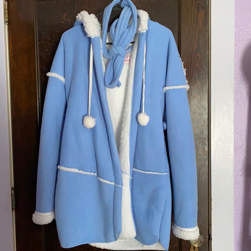 Women’s robe with hood